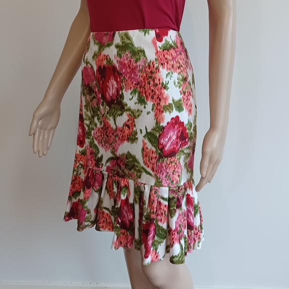 Bandolino Dresses & Skirts - Bandolino Floral Stretch Skirt